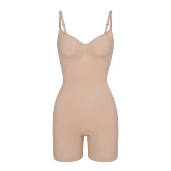 Skims Seamless Sculpt Mid Thigh Bodysuit Open Gusset In Mica S/M Shape-wear New - Picture 1 of 9